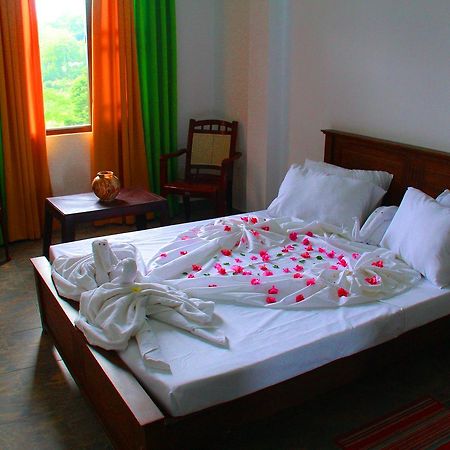 Heaven Gates Holiday Resort Ampitiya Exterior foto